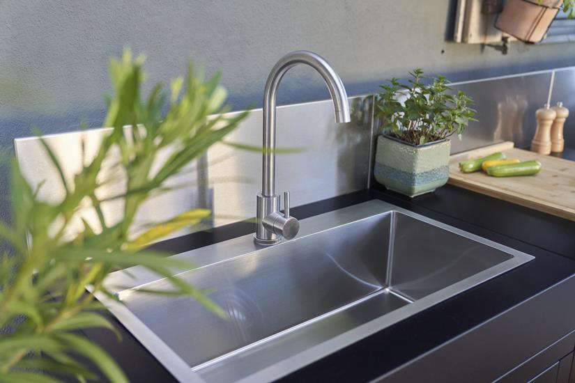 5-Element Signature Outdoor Kitchen with Backsplashes - Black