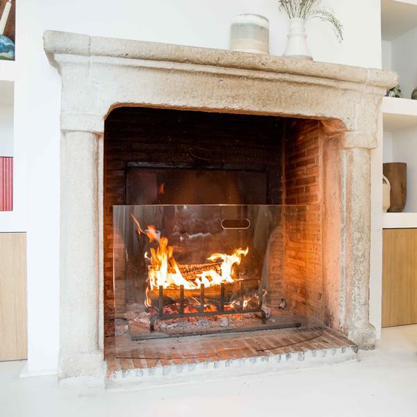 Glass fireplace screens